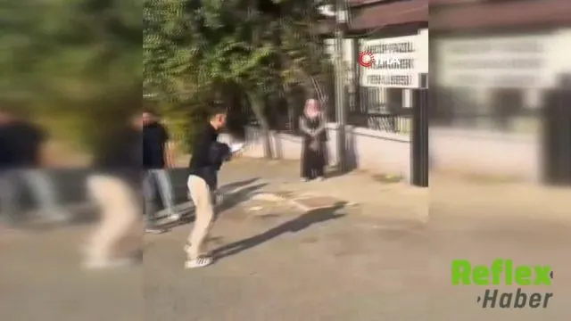 Demirci’de Lastiği Patlayan Otomobildeki Kpss Adaylarına Jandarma Desteği