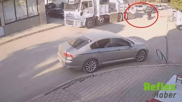 Kahramanmaraş’ta Beton Parçası Motosikletliyi Teğet Geçti