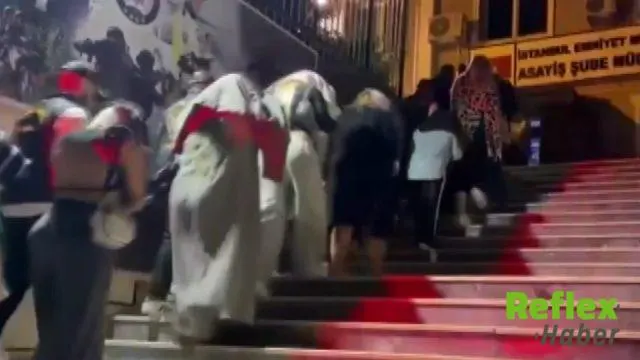 Beyoğlu’nda Gece Denetimi: 3 Aranan Şahıs Yakalandı, 4 Mekan Mühürlendi