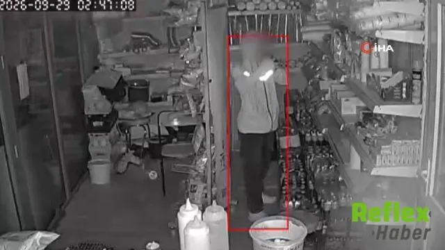 Besni'de Konteyner Markette Hırsızlık Kamerada
