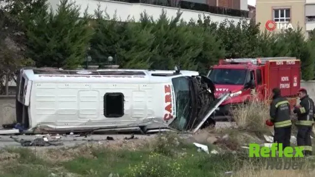 Konya'da Rehabilitasyon Servisiyle Otomobil Çarpıştı: 9 Yaralı
