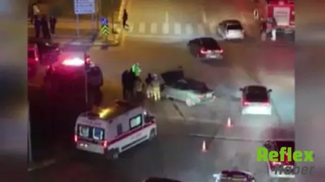 Sincan Kavşağında Bekleyen Araca Çarpan Otomobilde Üç Yaralı