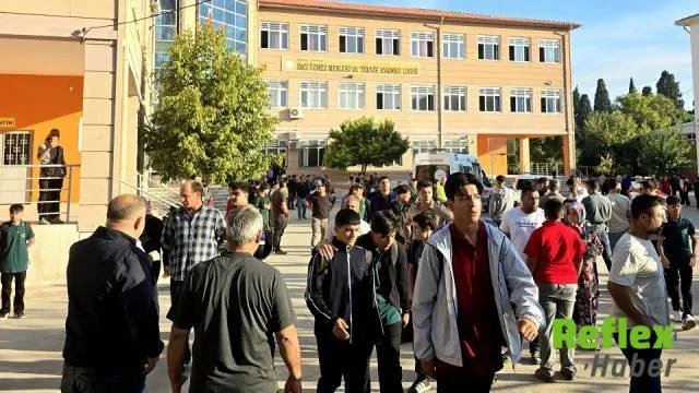 Turgutlu’da lise önünde silahlı saldırı: Okullar tatil edildi mi?