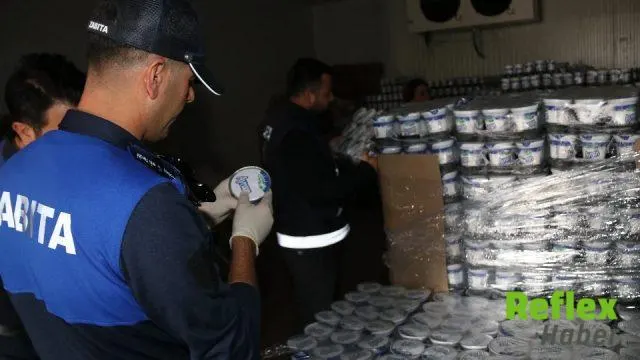 Van’da Denetimde 860 Koli Tarihi Geçmiş Ayran Ele Geçirildi