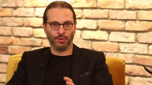 Doktor Alper Tuncel:  Erişkin erkeklerin yüzde 40'ında meme büyümesi görülüyor