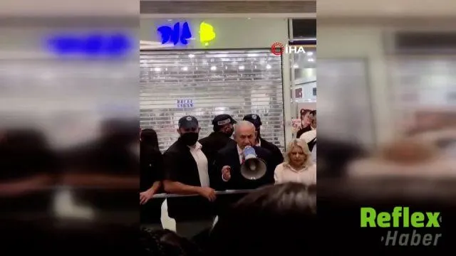 Binyamin Netanyahu Avm'de Megafonla Likud'a Oy İ̇stedi