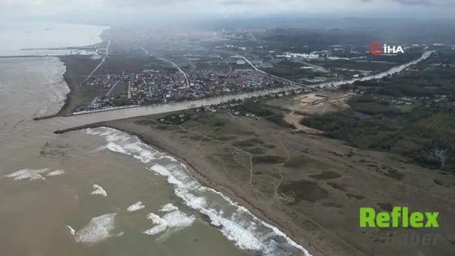 Sel Sonrası Sakarya Nehri'nin Karadeniz'e Ulaştığı Nokta Havadan Görüntülendi
