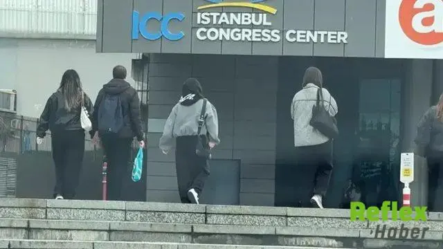 Şişli’deki Konserde Fenalaşan Üç Kişiden Biri Hayatını Kaybetti