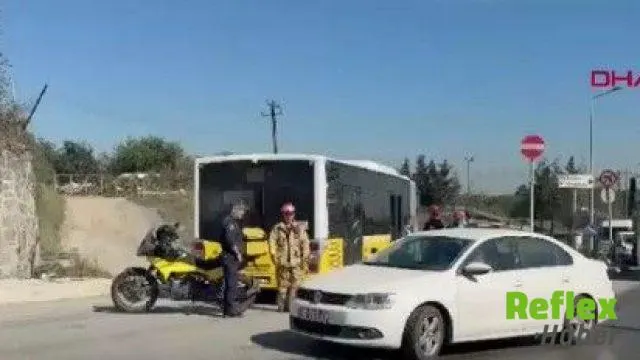 Sultangazi'de İ̇ett Otobüsü Duvara Çarptı: 4 Yaralı