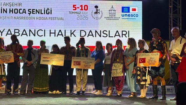Efes Selçuk Halk Oyunları Ekibi Akşehir'de Büyük Beğeni Topladı