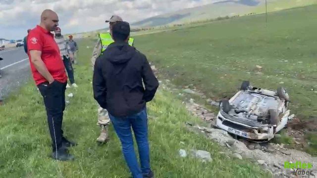 Elazığ’da Otomobil Şarampole Devrildi 3 Kişi Yaralandı