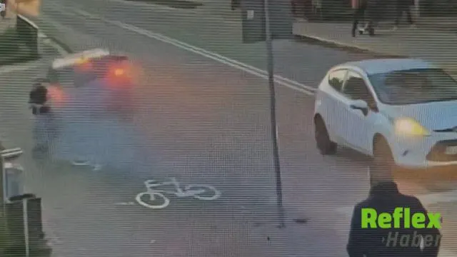Polonya’da Kaykaylı Kıza Çarpmamak İ̇çin Direksiyon Kırdı, Köprüden Uçtu