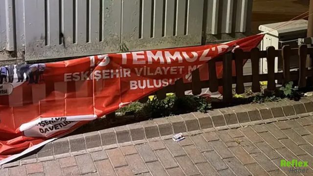 Eskişehir'de 15 Temmuz Afişleri Tartışması! AK Parti'den Sert Tepki