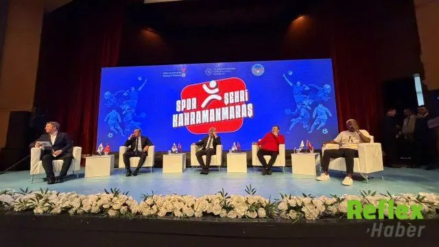 Kahramanmaraş’ta Futbolun Efsaneleri Kitap Fuarında Buluştu