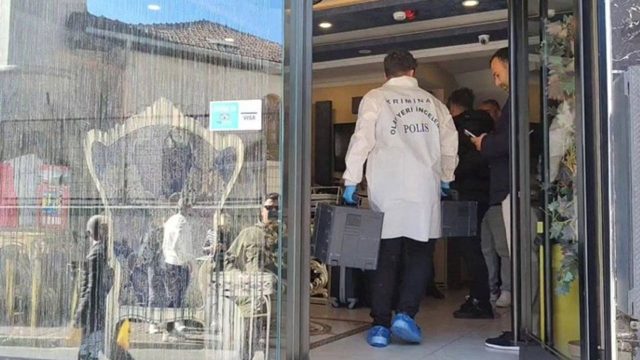 Fatih'te gıda zehirlenmesi şüphesiyle 3 kişinin hayatını kaybettiği olayda gözaltı sayısı 8'e yükseldi