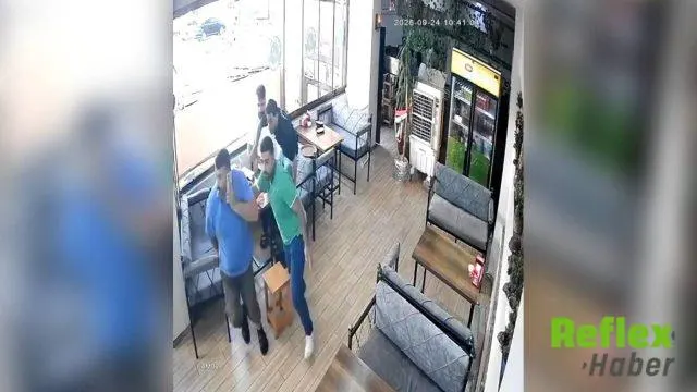 Şanlıurfa'daki depremden yeni görüntüler: Terliğini bırakıp çorapla kaçtı