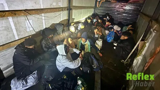 Tekirdağ'da kamyonette 19 kaçak göçmen yakalandı: İki şüpheli tutuklandı