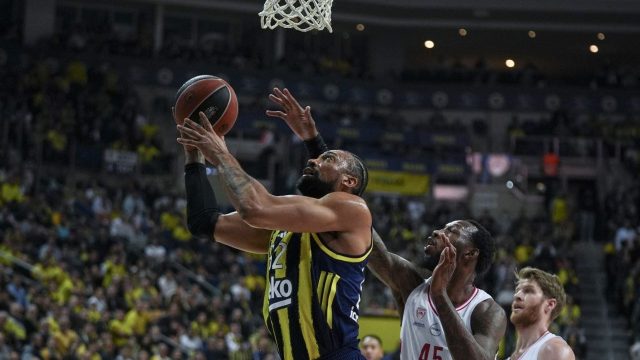 Fenerbahçe Beko, sahasında Olympiacos'u 88-80'lik skorla yendi