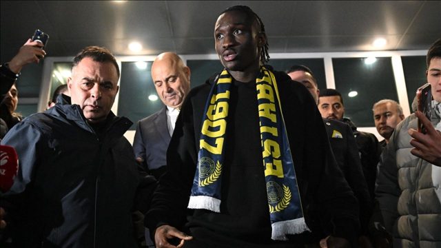 Fenerbahçe'de Sidiki Cherif'e detaylı sağlık taraması