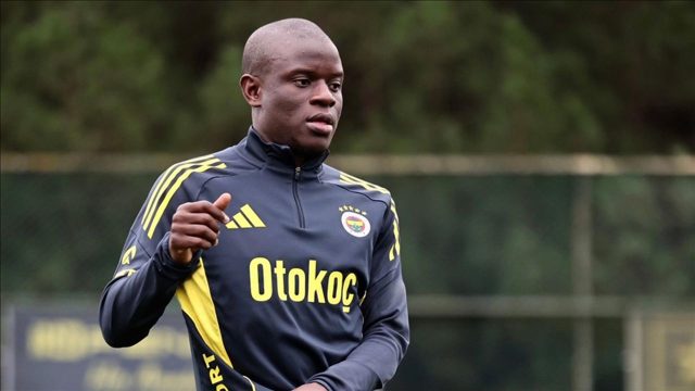Fenerbahçe'nin yeni transferi Kante, 20 milyon euroyu geri çevirdi