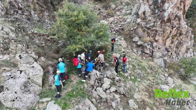 Kayseri'de Kırlangıç Vadisi'nde Yaralanan Şahıs Kurtarıldı
