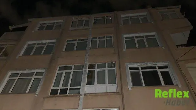 Eyüpsultan'da Kolonlarından Ses Gelen Bina Tahliye Edildi