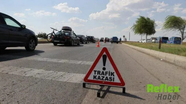 Kilis'te Otomobil Ve Motosiklet Çarpıştı: İ̇ki Sürücü Yaralandı