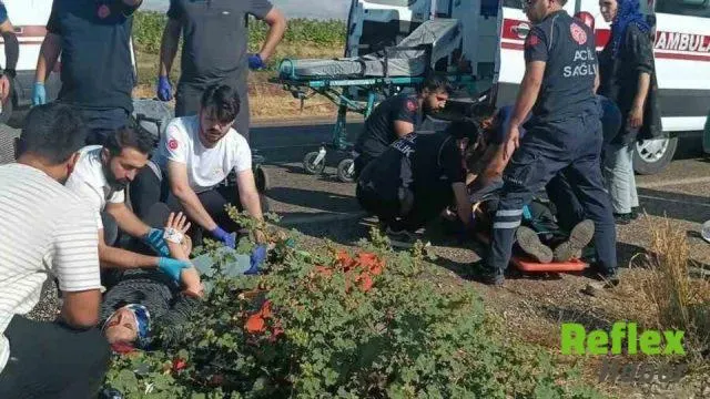 Adıyaman'da Tütün İ̇şçilerini Taşıyan Minibüs Devrildi