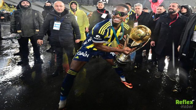 Galatasaray'dan Forvete Yıldız Takviye! Jhon Duran Geliyor