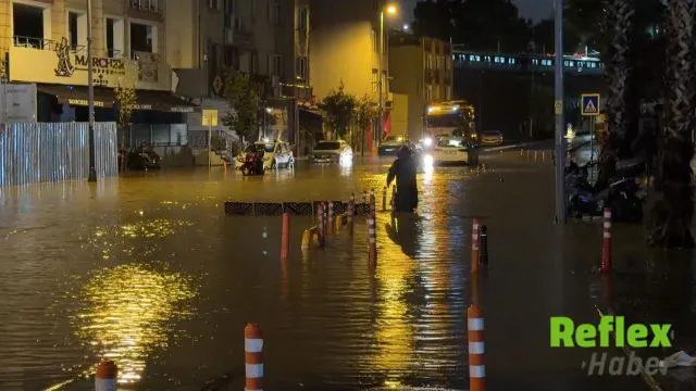 Kağıthane'de Yolda Mahsur Kalan Motosikletlilere Ekip Desteği