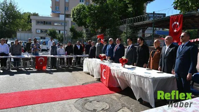 Antalya'da Özel Eğitim Öğrencilerinden Cumhuriyet Bayramı Gösterisi