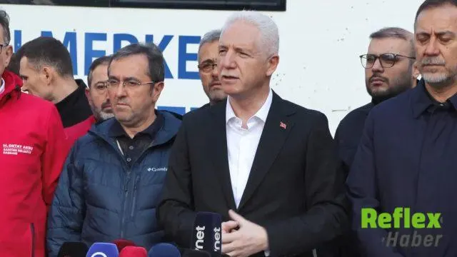 İ̇stanbul'da Sel Çalışmaları Sürüyor: Ayazağa'da 3, Pendik'te 2 Kişi Aranıyor