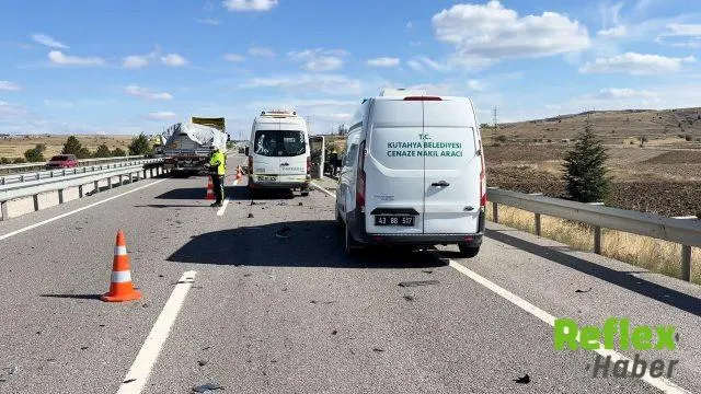 Kütahya'da Minibüsle Çarpışan Motosikletin Sürücüsü Öldü