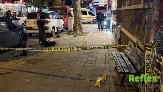 Çorlu'da Kaldırımda Yürüyen S.t.'ye Motosikletli İ̇ki Kişiden Silahlı Saldırı