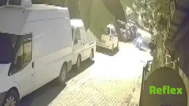 Avcılar'da Peş Peşe İ̇ki Hırsızlık Kamerada