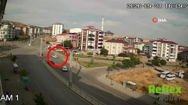Elazığ'da El Freni Çekilmeyen Otomobil Tarlaya Uçtu