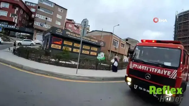 Kağıthane’de İ̇tfaiyeye Yol Açan Motosiklet Sürücüleri