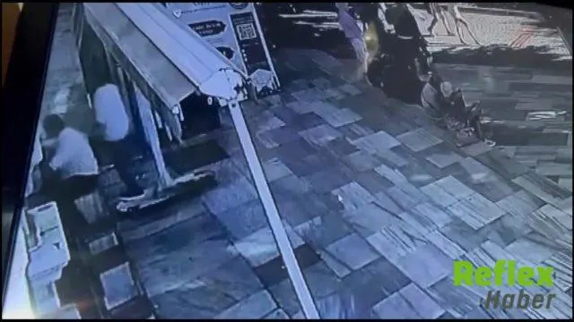 Nuruosmaniye Camii’nde İ̇çinde Yüklü Miktarda Para Bulunan Çanta Çalındı