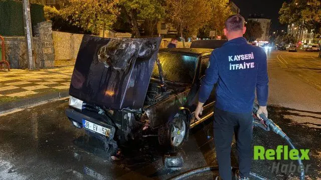 Kayseri’de Seyir Halindeki Otomobil Alevlere Teslim Oldu