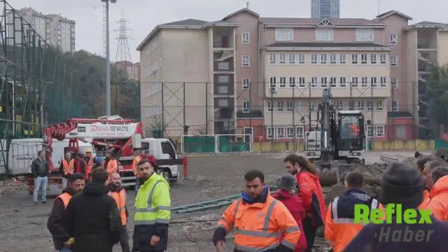 Ayazağa’da Dere Yatağındaki Riskli Yapılar İ̇çin Yıkım Başladı