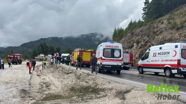 İsparta-Antalya Kara Yolunda Otobüs Devrildi: Yedek Şoför Hayatını Kaybetti
