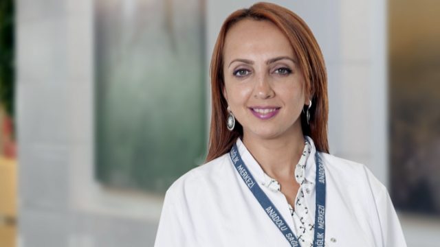 “İhtiyacımız olmadığı halde sırf indirimde diye alışveriş yapıyor ve satın aldıkça mutlu oluyoruz”