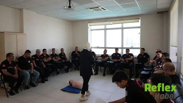 Kahramanmaraş’ta İtfaiye Personeline Uygulamalı İlk Yardım Eğitimi