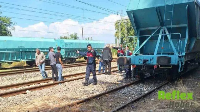 Eskişehir’de vagona çıkan baba ve oğlu elektrik akımına kapıldı