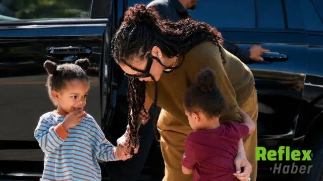 Rihanna Çocuklarıyla Cadılar Bayramı Alışverişinde