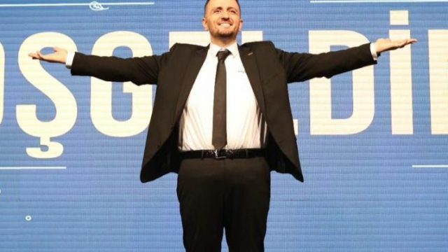 İzmir'de Yükselen ve Global Başarıyı Yakalayan Batı 06:40'ın Yeni Global Projesi!