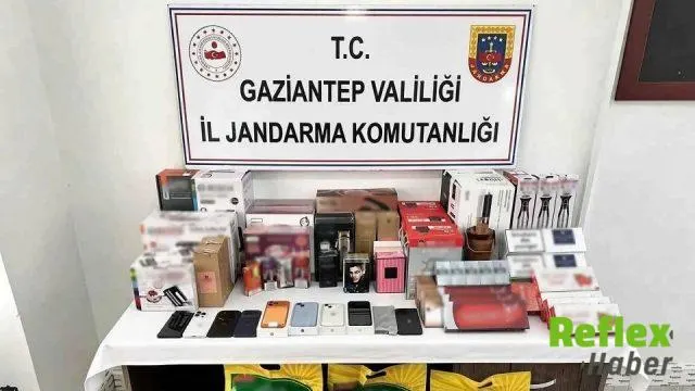 Gaziantep'te Kaçak Ürün Yüklü Araca Operasyon