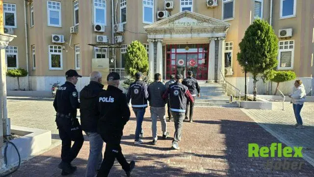Didim'de 25 Düzensiz Göçmen Yakalandı, Üç Şüpheli Tutuklandı