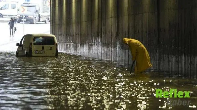 İ̇stanbul'da Cumartesi Yağışı İ̇çin Yeni Su Baskını Uyarısı