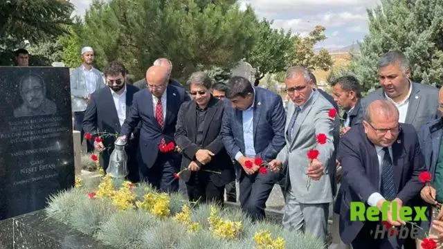 Neşet Ertaş, mezarı başında anıldı